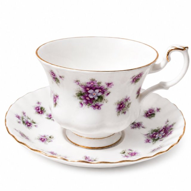 Royal Albert "Sweet Violets" – filiżanka do herbaty z kostnej porcelany
