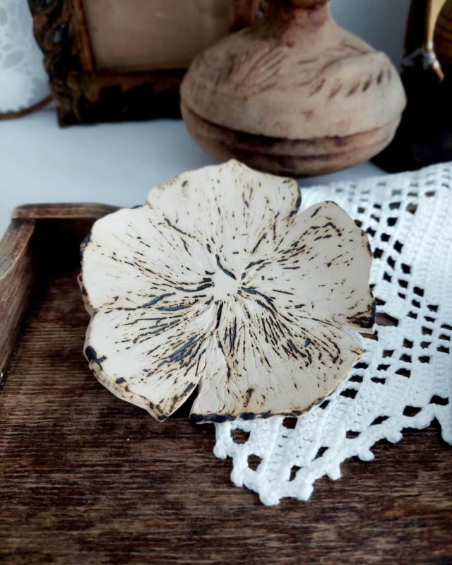 Ceramiczna podstawka kwiat
