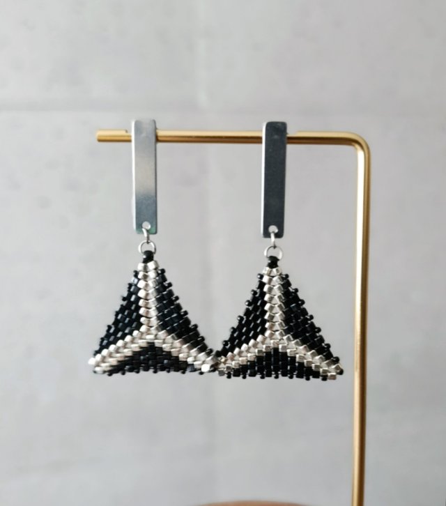 TRIANGLE BLACK&SILVER