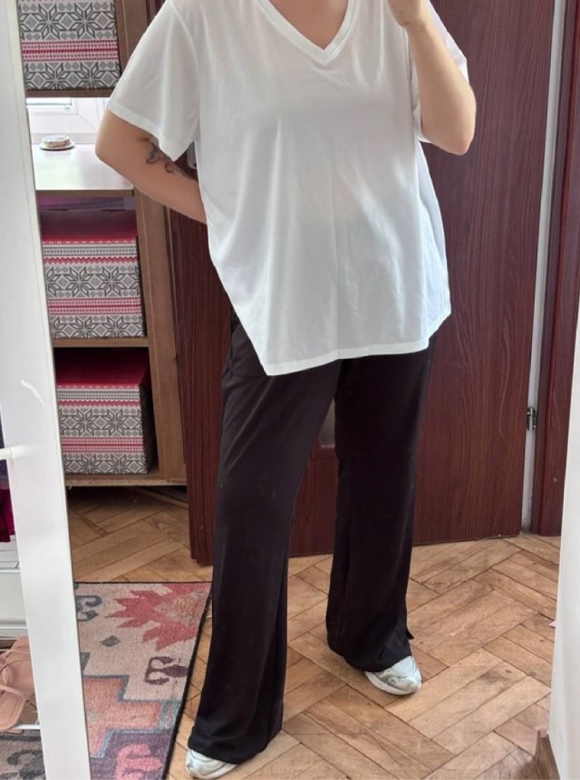 Zestaw: biała koszulka V-neck + czarne szerokie spodnie 4-5XL 48 / 20 Shein