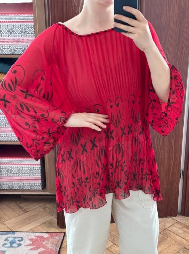 Czerwona bluzka plisowana w czarne wzory szerokie rękawy Studio 1940 oversize 8XL / 56 / 28