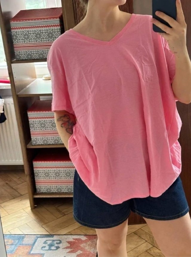 Pudroworóżowa koszulka V-neck Avenue 9XL bawełniana oversize Plus Size 9XL / 58 / 30