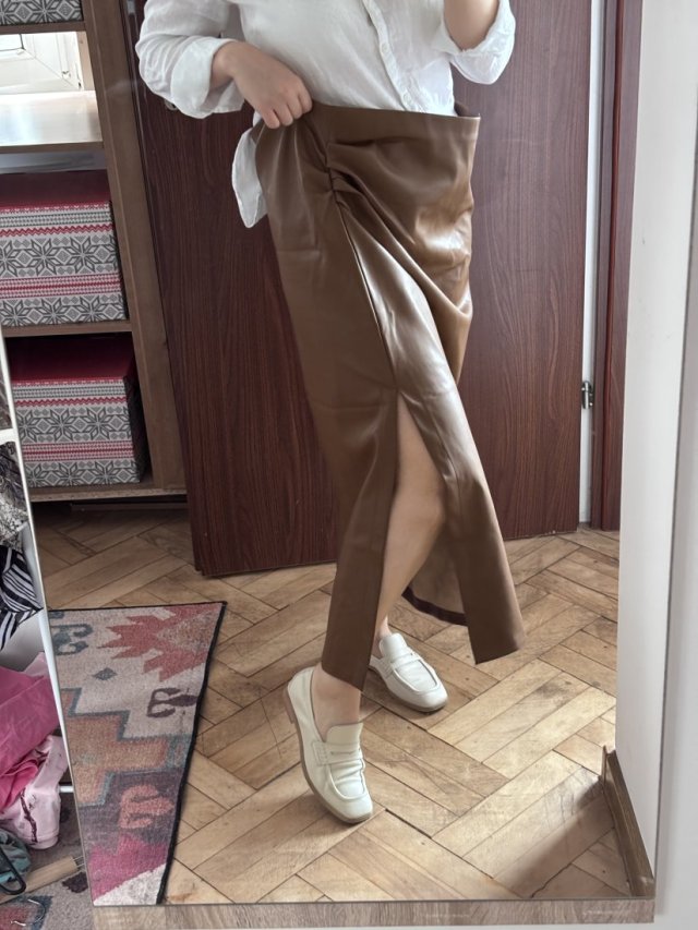Brązowa spódnica z eko-skóry 4XL z wiązaniem Happy Hut Plus Size