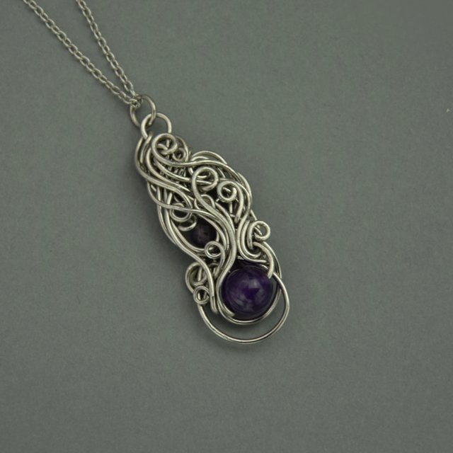 Oryginalny wisiorek ametyst, wire wrapping, stal chirurgiczna