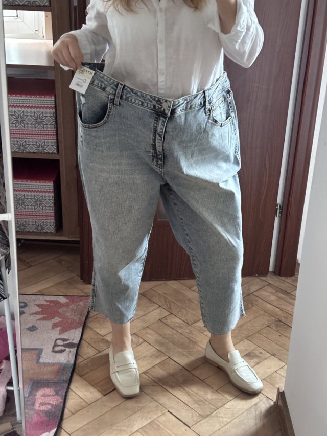 Jasnoniebieskie jeansy Terra & Sky 24W Plus Size mom / boyfriend