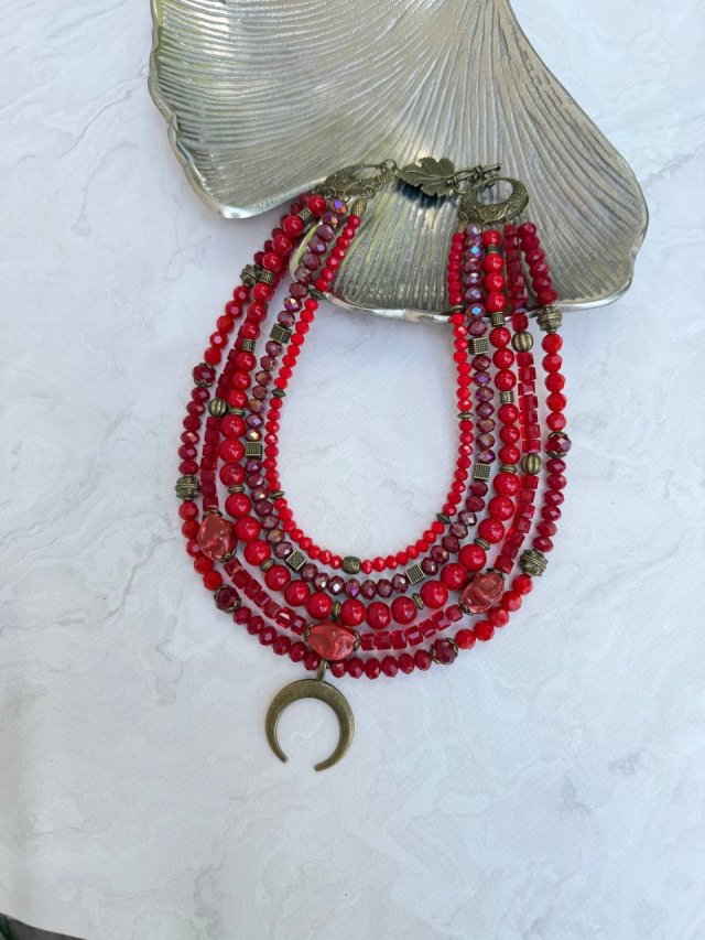 Naszyjnik boho w odcieniach czerwieni