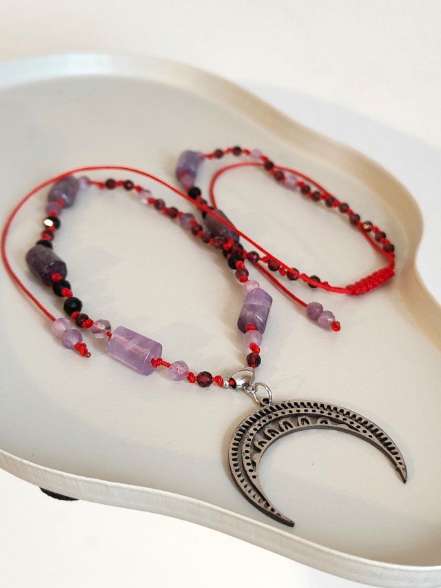 Naszyjnik amulet supełkowany z kamieni "Baba Jaga"