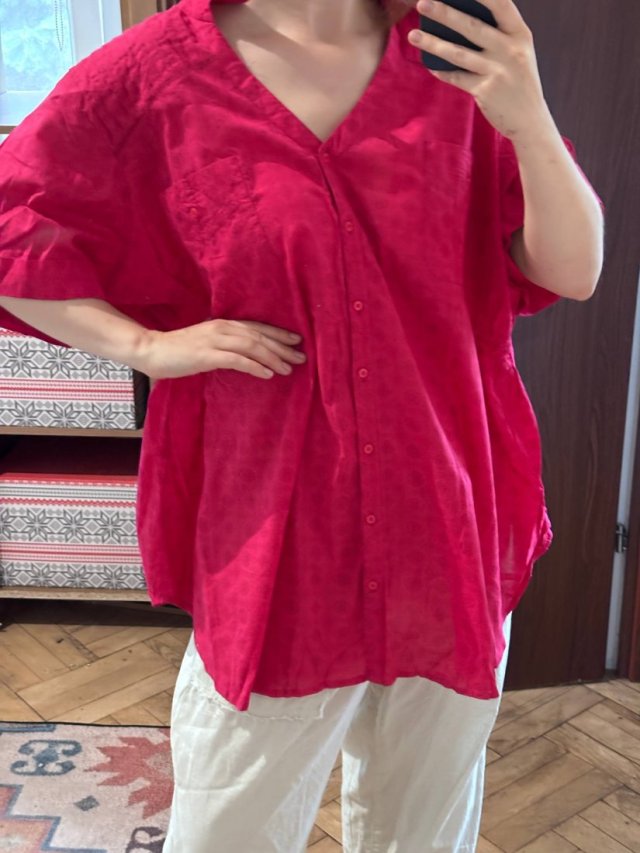 Fuksjowa bawelniana koszula Avenue Plus Size krótki rękaw oversize plisy 8XL / 56 / 28