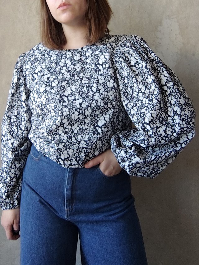 Bluzka w kwiaty z szerokimi bufiastymi rękawami bawełniana bawełna H&M M