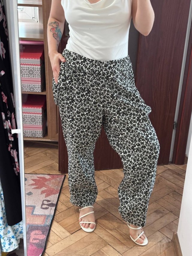 Czarno-białe spodnie w kwiaty Lane Bryant 24 Plus Size 6XL / 52 / 24