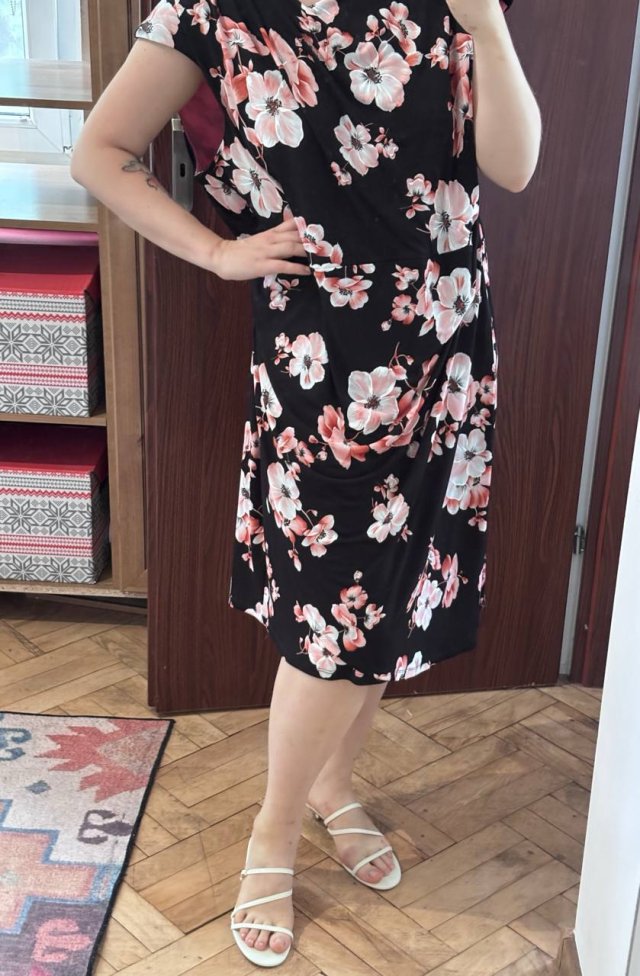 Connected Apparel Czarna Sukienka w Kwiaty Plus Size 24W 6XL / 52 / 24