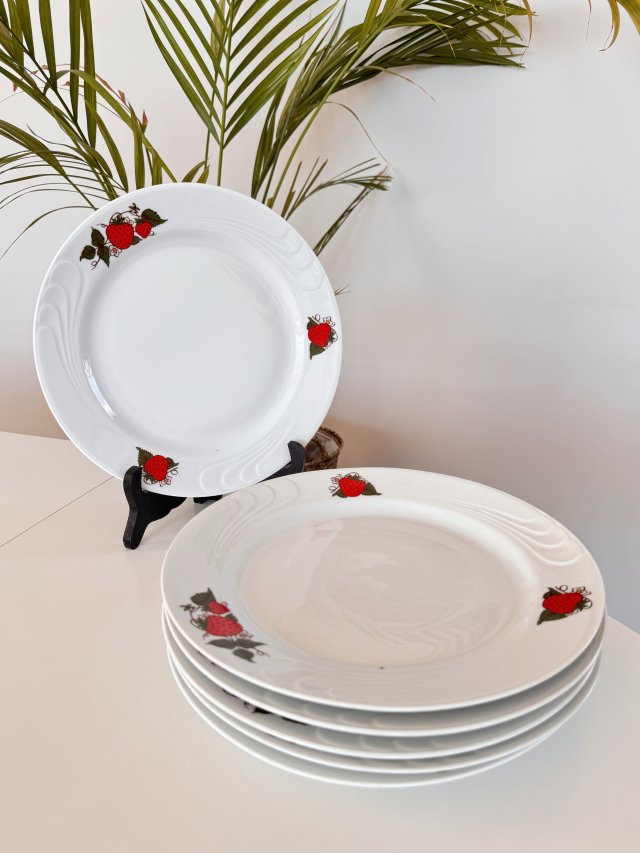 Talerz obiadowy z truskawkami, Lubiana, PRL