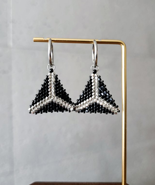 TRIANGLE BLACK&SILVER