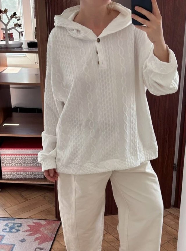 Biała Bluza z Kapturem w Warkoczowy Splot 6XL / 52 / 24