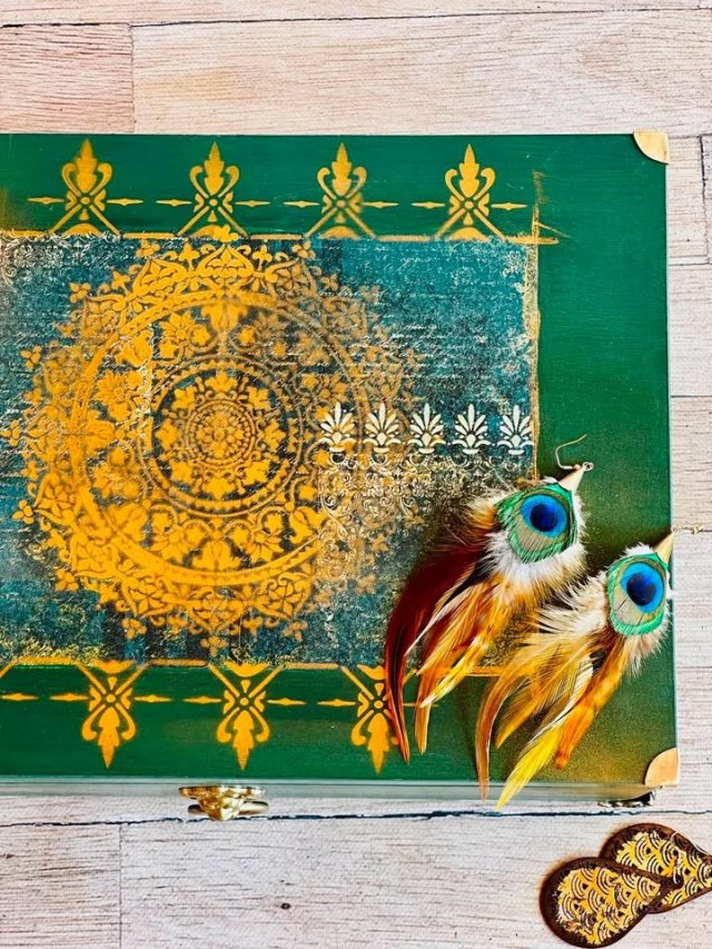Kufer boho na biżuterię, mandala, złote dodatki, zielony