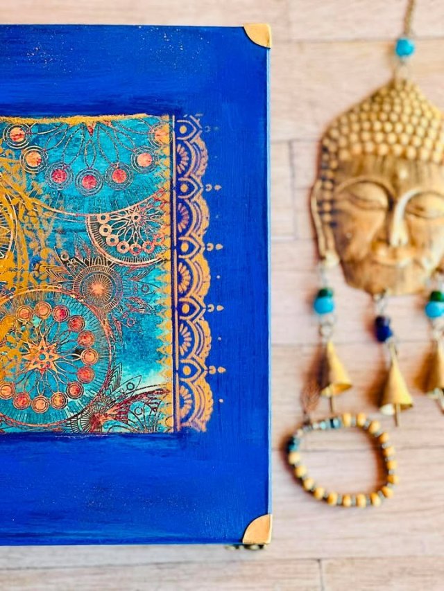 Kufer boho na biżuterię, mandala, złote dodatki, granat