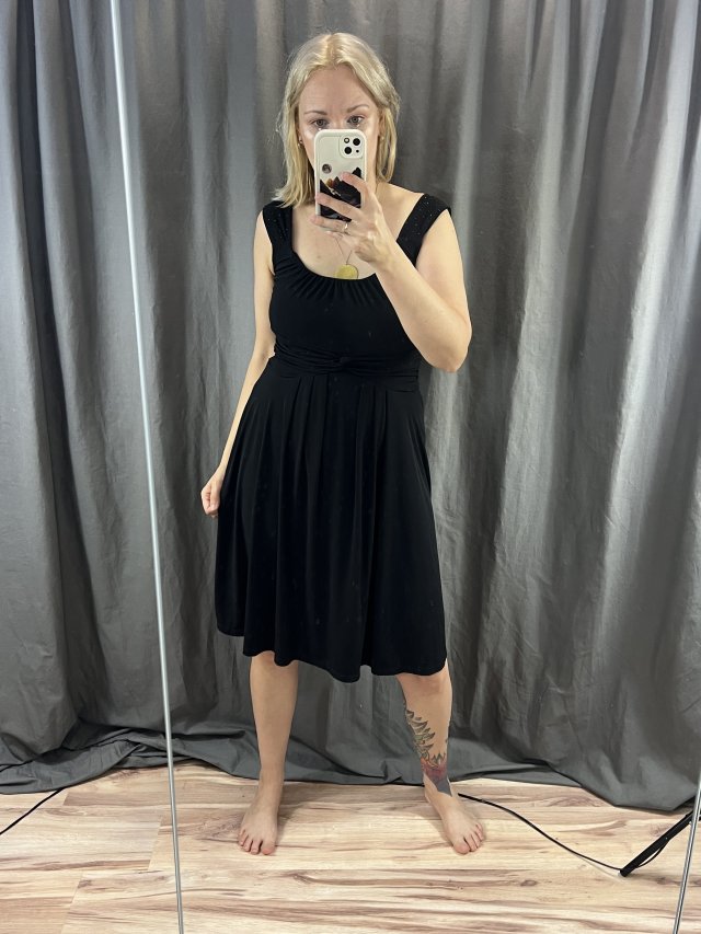 mała czarna