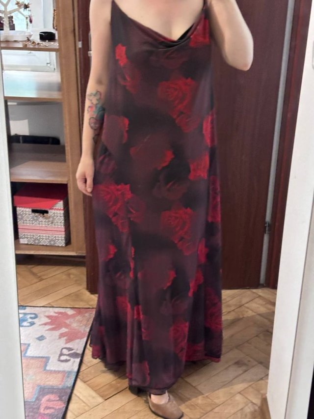 Sukienka Maxi Sheer w Róże Plus Size 3-4XL