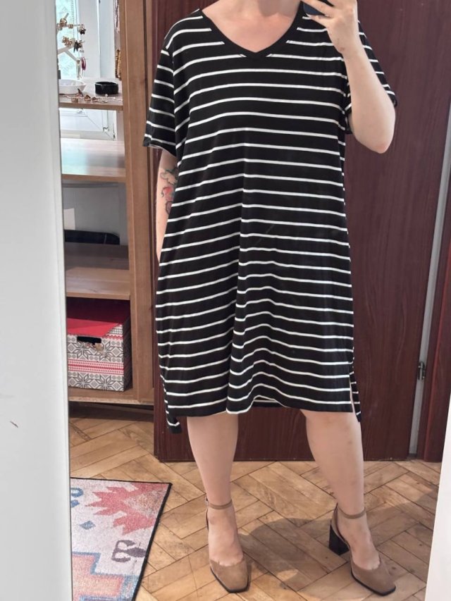 Sky Czarna Sukienka w Paski Plus Size midi dluga 4XL / 48 / 20