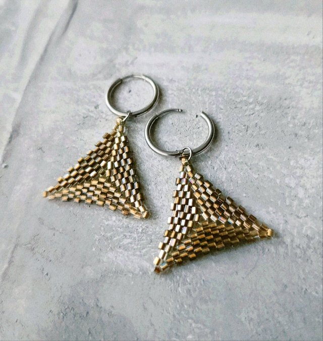 TRIANGLE GOLD
