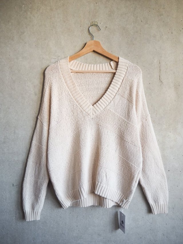 kremowy bawełniany sweter z dekoltem w serek V duńskiej marki premium InWear 100% bawełna M/L