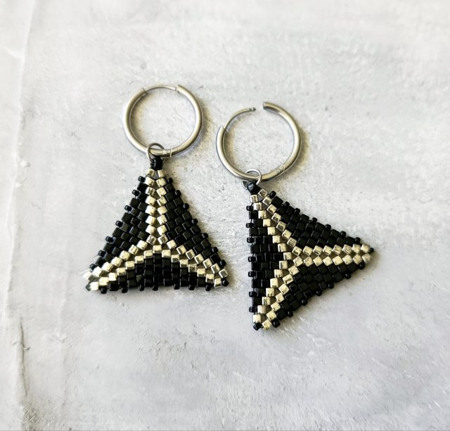 TRIANGLE BLACK&SILVER