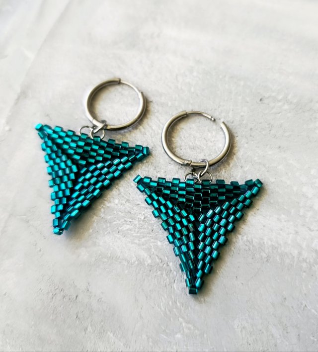 TRIANGLE GLAMOUR