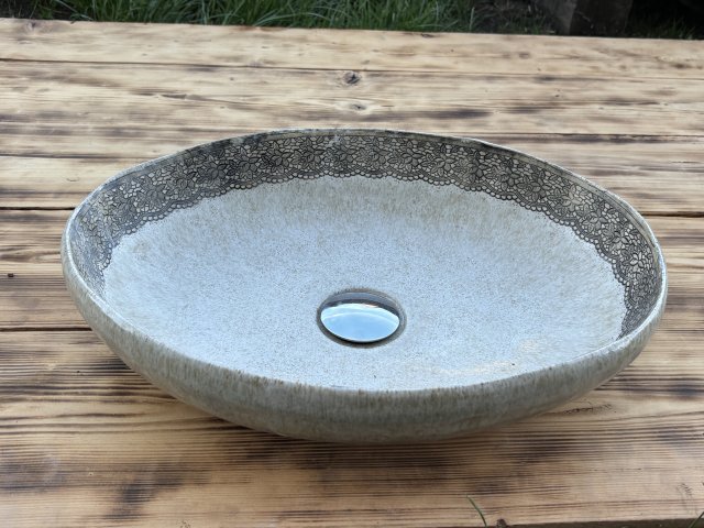 Umywalka ceramiczna ręcznie robiona z tłoczeniem z koronki