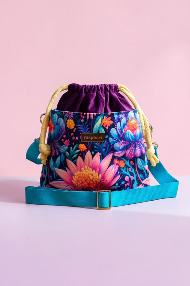 Listonoszka handmade z weluru – unikatowa torebka Raspberi 26 × 28 cm