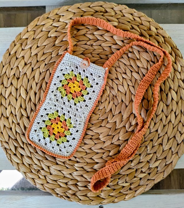 Etui na telefon szydełkowa torebka