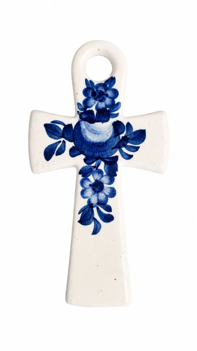 Ceramiczny krzyż Bolesławiec – kobaltowe kwiaty