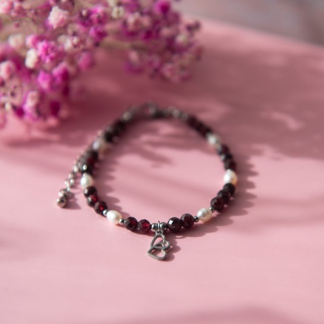 Bransoletka HEARTS z kamieni ✧ granat ✧ perła