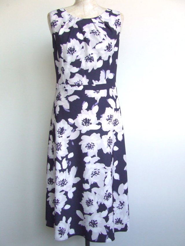 granatowa sukienka midi w kwiaty r.38