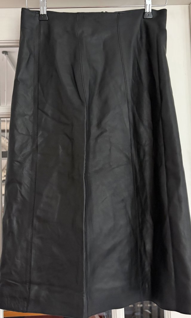 Skórzana czarna  spódnica H &M rozmiar 38