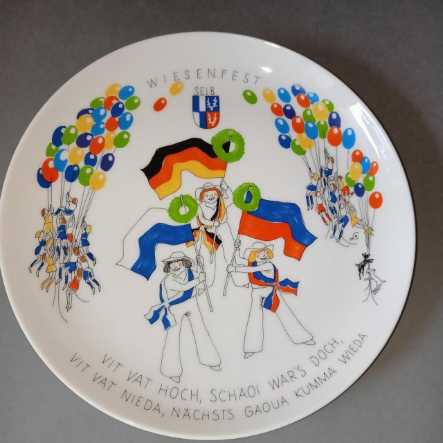 Wiszący talerz (26 cm) Rosenthal z karykaturą. Projekt Ernst Maria Lang - stan idealny