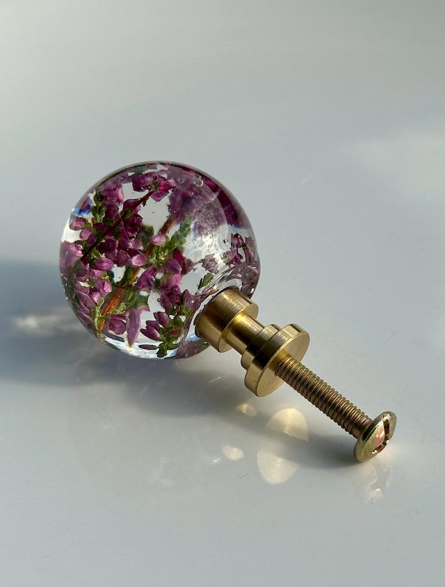 Gałka meblowa WRZOS 30 mm - kwiaty w żywicy - Raindrops Pure