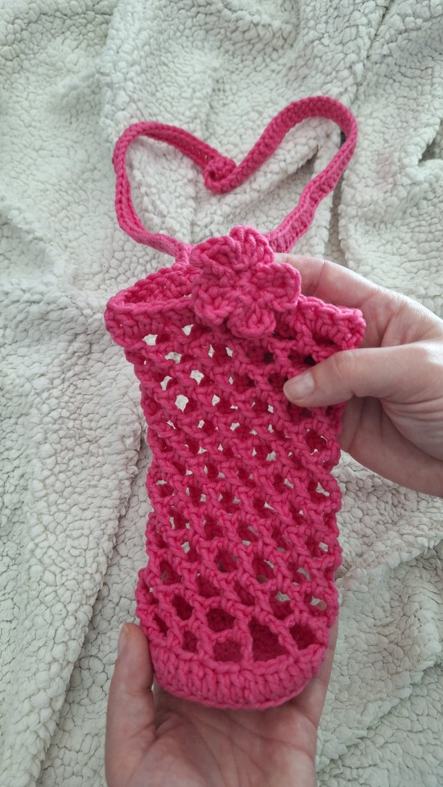 Intensywnie RÓŻOWE szydełkowe NOSIDEŁKO na butelkę - handmade z kwiatuszkiem