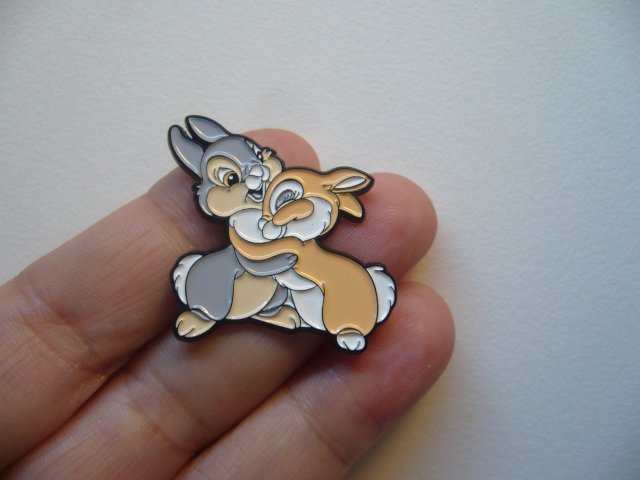 PIN PRZYPINKA BROSZKA UROCZE KRÓLIKI