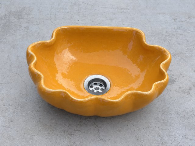 Umywalka ceramiczna  w kształcie muszelki