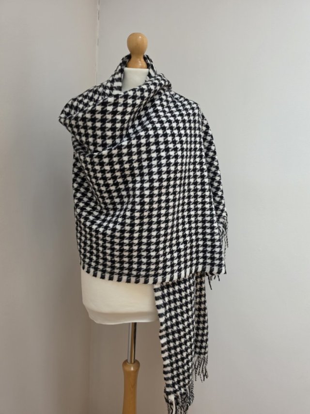 duży szal Pieces frędzle pepitka 60cm x 200cm