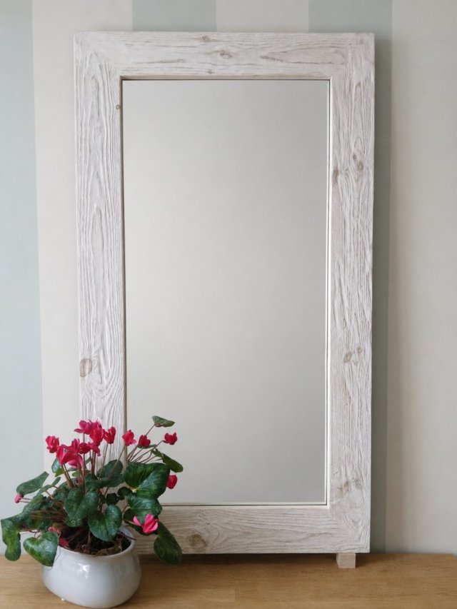 Lustro drewniane 60 × 110 cm – kremowe, styl prowansalski