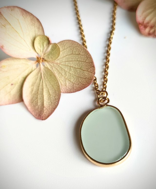 chalcedon w okuciu