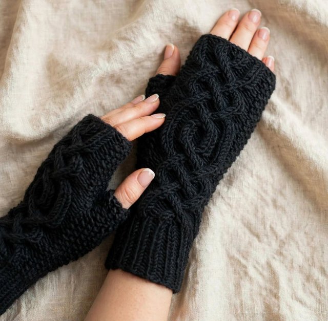 Czarne Mitenki Celtycki Aksamit - Celtycki Wzór - 100% Wełna Merino | Unisex