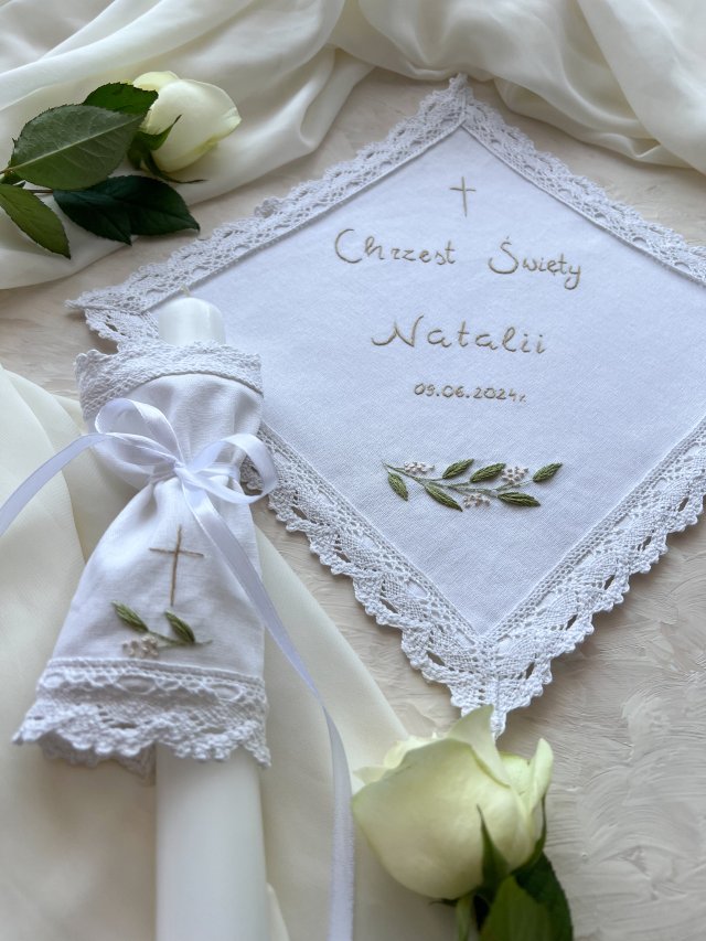 Haftowana szatka do chrztu