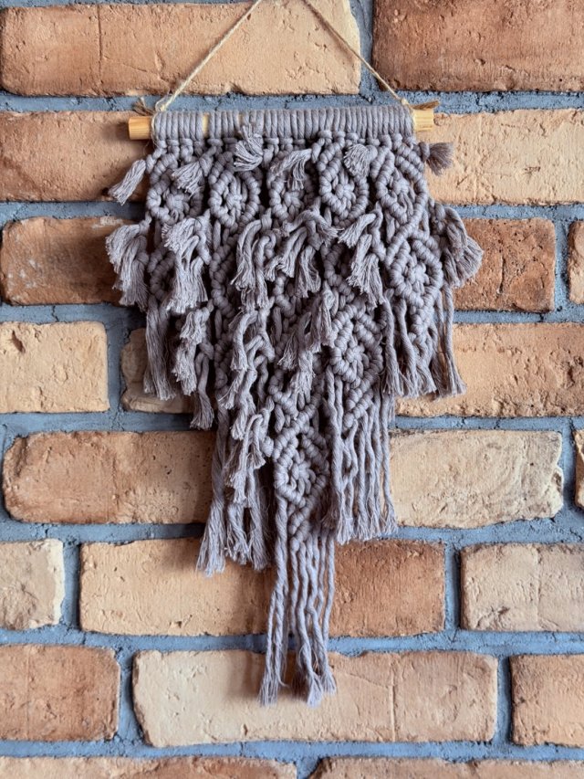 Makrama Ścienna Boho 21x42 cm – Rękodzieło Szary / Taupe