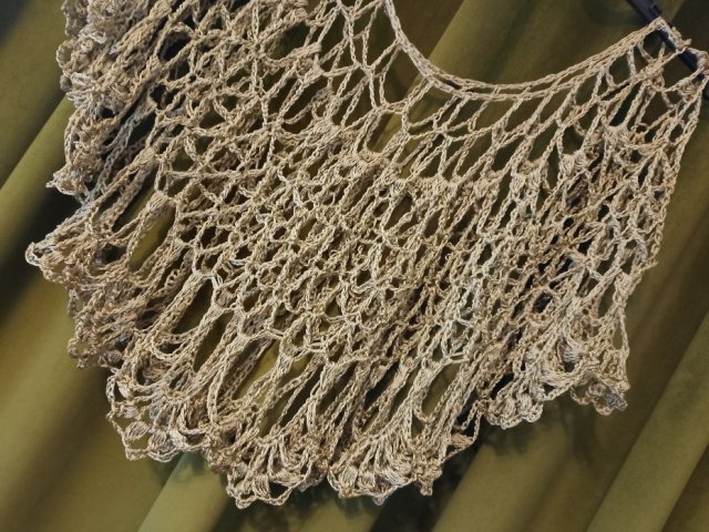 Narzutka pelerynka do sukni wieczorowej w kolorze starego złota