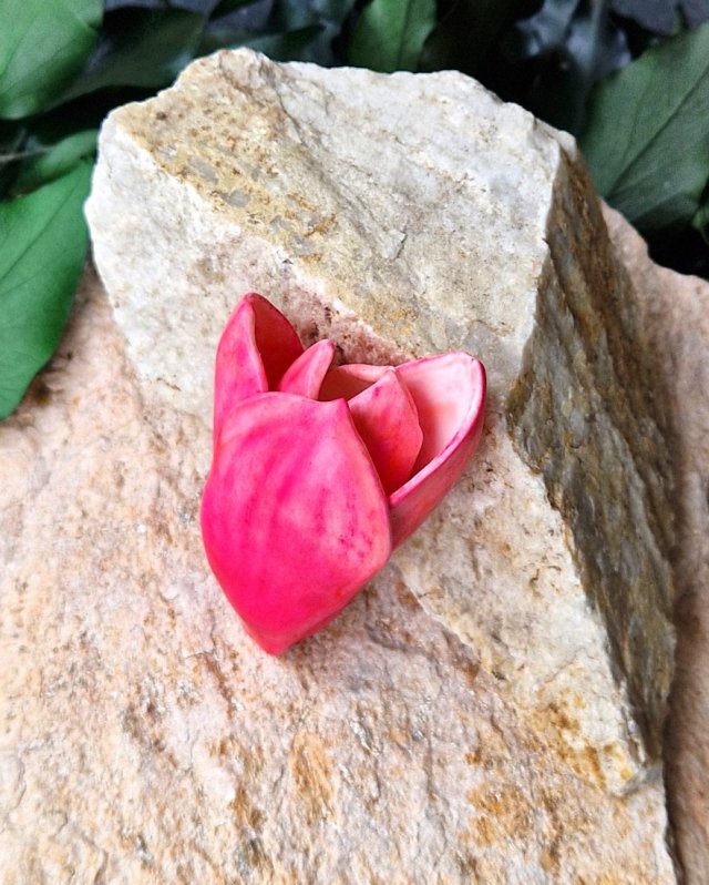 Broszka Magnolia 1