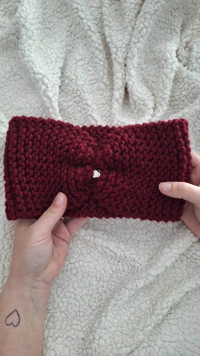 Bordowa OPASKA handmade z serduszkiem - kobiecy dodatek na chłodniejsze dni