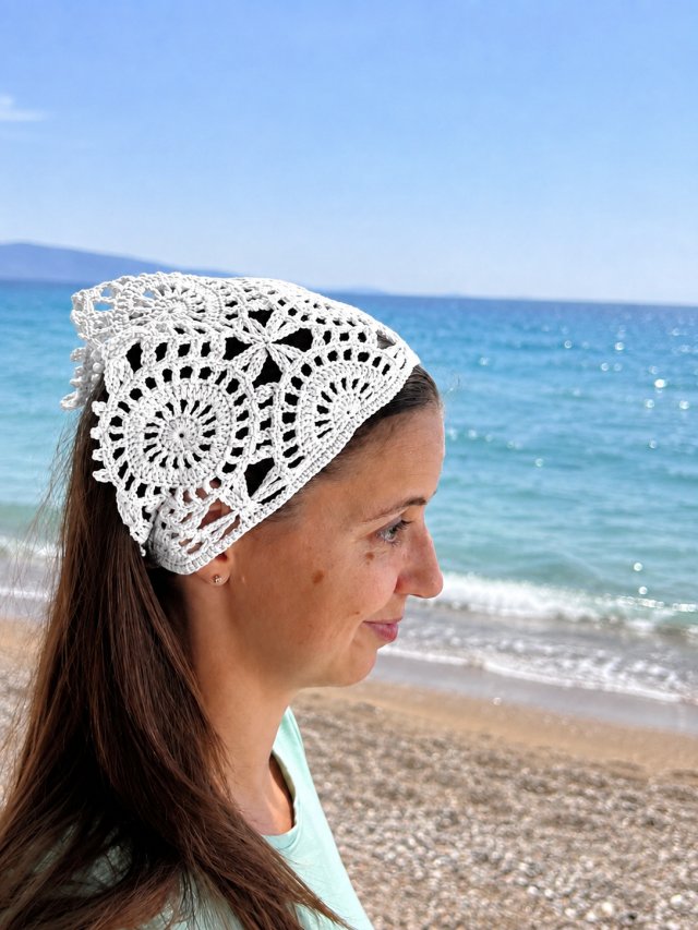 Biała ażurowa chusta na głowę szydełkowa bandana boho 100% bawełna