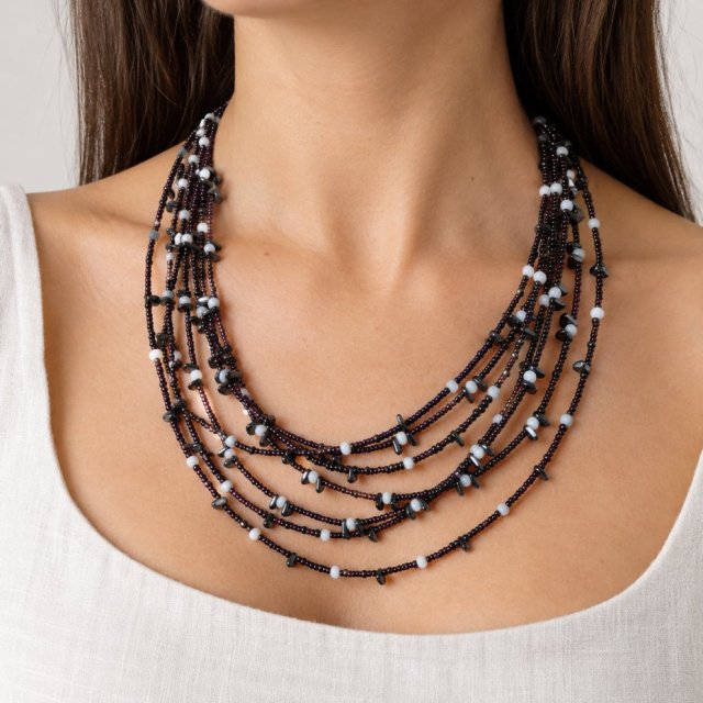 Ręcznie robiony naszyjnik wielowarstwowy z brązowych koralików w stylu boho